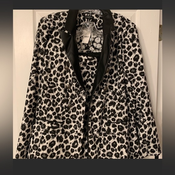 Lane Bryant Jackets & Blazers - Animal print blazer🔥